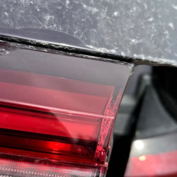 Chery Stop Lambası İç Çatlağına Garanti Yok Diyor.