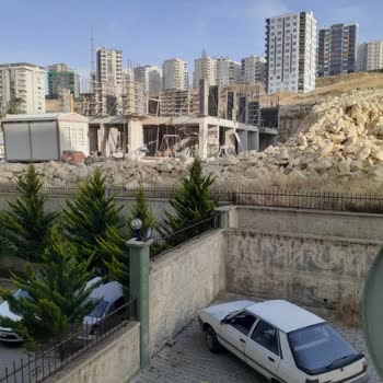 Karaköprü Belediyesi Karşı Tarafta Yapılan İnşaat