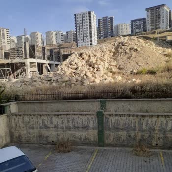 Karaköprü Belediyesi Karşı Tarafta Yapılan İnşaat