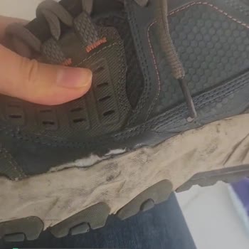 Skechers Gebze Gencallar Mağazası İlgisiz!