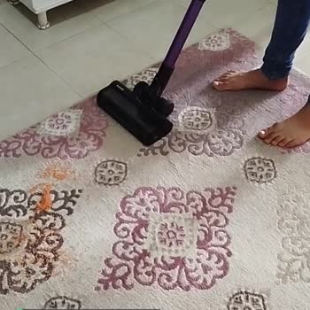 Arçelik Dikey Süpürgem Çekip Dışarıya Atıyor!