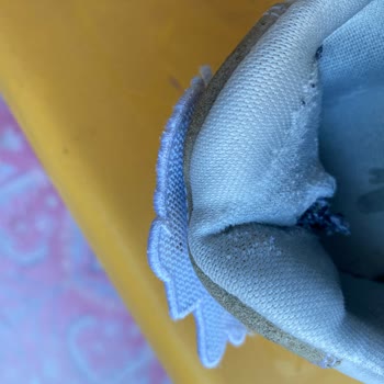 Lacoste Ayakkabının İç Arka Kısmı Ful Yırtıldı