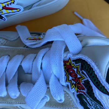 Lacoste Ayakkabının İç Arka Kısmı Ful Yırtıldı