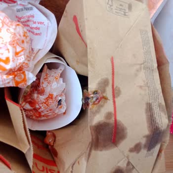 Popeyes Eksik Malzeme Pişmemiş Çiğ Ürün