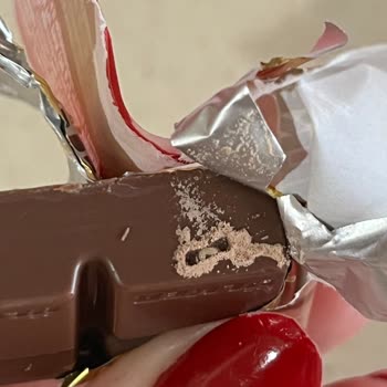 Ülker Çikolatadan Kurt Çıktı