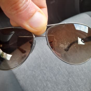 Rayban Marka Gözlüğü Camında Oluşan Hatalar