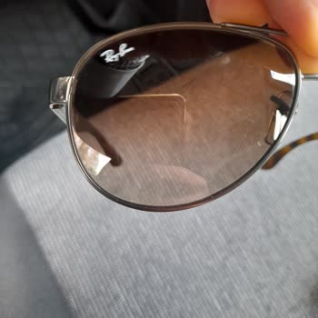 Rayban Marka Gözlüğü Camında Oluşan Hatalar