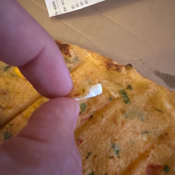 Pidem Restaurant Pidenin İçerisinden Plastik Parçası Çıktı