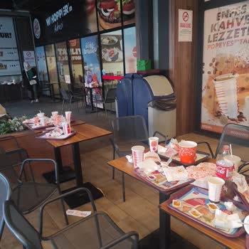Popeyes Temizlik Yapılmamış, Her Yer Çöp İçinde