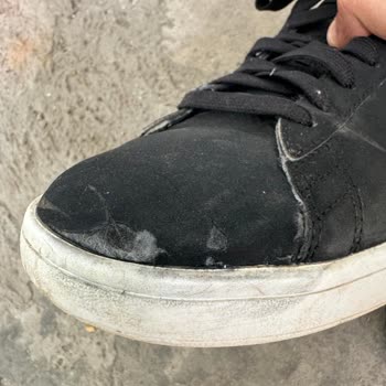 FLO'dan Aldığım Puma Ayakkabının Derisi Soyuldu