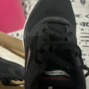 SuperStep'ten Alınan Skechers Ayakkabı Yırtıldı