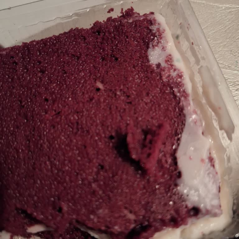 BİM Kıbrıs Tatlısı Küflü