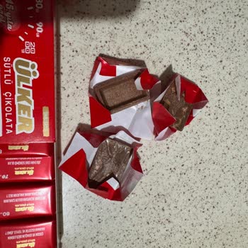 Ülker Napoliten 40. Yıl Özel Serisi Bozuk Üretiliyor