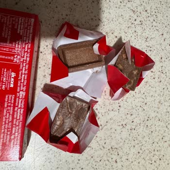 Ülker Napoliten 40. Yıl Özel Serisi Bozuk Üretiliyor