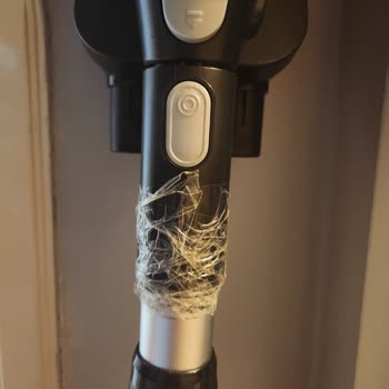 Bosch 712XXL Dikey Süpürge Kalitesiz Plastik Aksamlar