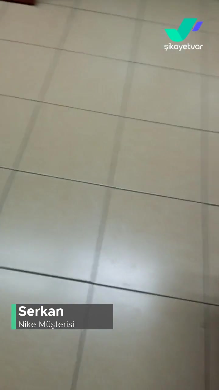 Nike Sağ Ayakkabı Tekinde Gıcırtı! videonun kapak resmi