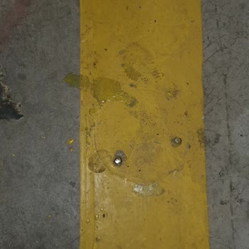 Atlantis AVM (Ankara) Kapalı Otoparkta Araçların Tehlikede Olması!