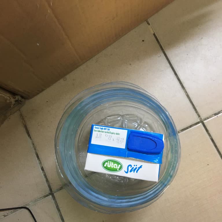 Sütaş Sütün İçinden Yabancı Bir Sıvı Çıktı