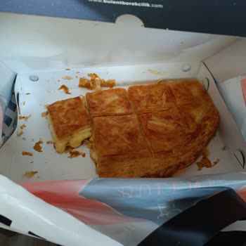 Bülent Börek Fazla Ücret Alınması Ve Porsiyon Yanlışlığı