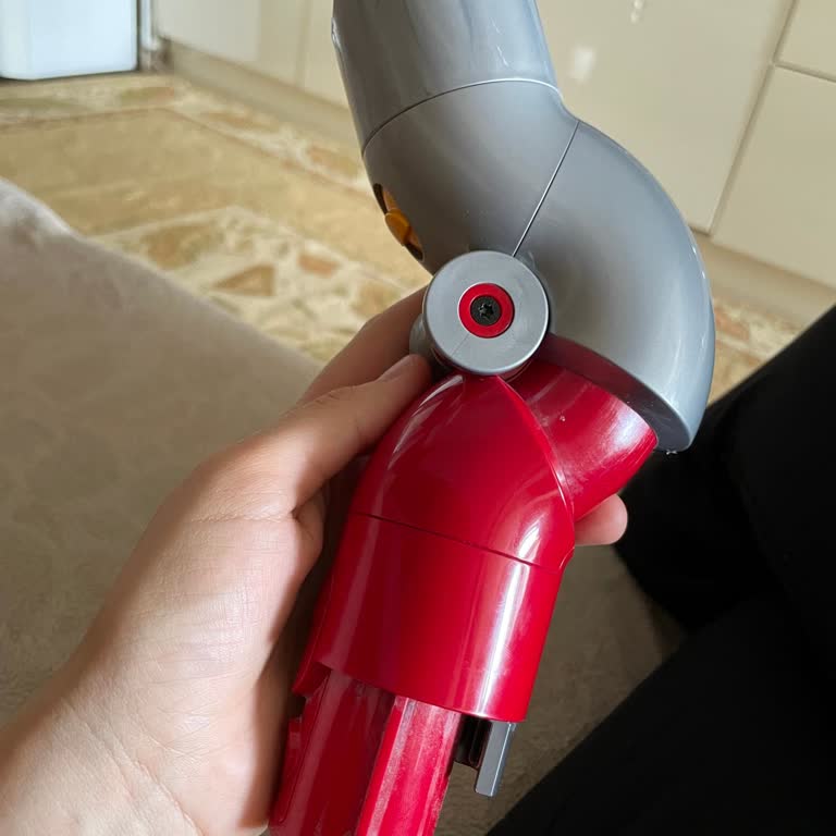 Dyson Mobilya Altı Aparatını Garanti Kapsamına Almıyor.