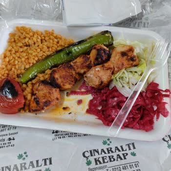 Çınaraltı Kebap Paket Servisinde Kötü Sunum Ve Karışıklık