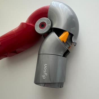 Dyson Mobilya Altı Süpürme Aparatını Değiştirmiyor