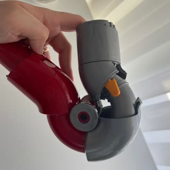 Dyson Mobilya Altı Süpürme Aparatını Değiştirmiyor