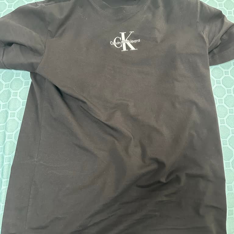 Calvin Klein Tişört İlk Yıkamada Çekti Ve Küçüldü
