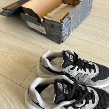 Sneaks Up Yanlış Beden Ve Hasarlı Kutu Sorunu