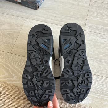 Sneaks Up Yanlış Beden Ve Hasarlı Kutu Sorunu