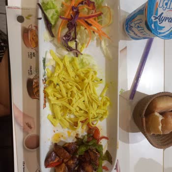 Tavuk Dünyası Eksik Yemek, Eksik Tabak, Özürsüz Kabalık!