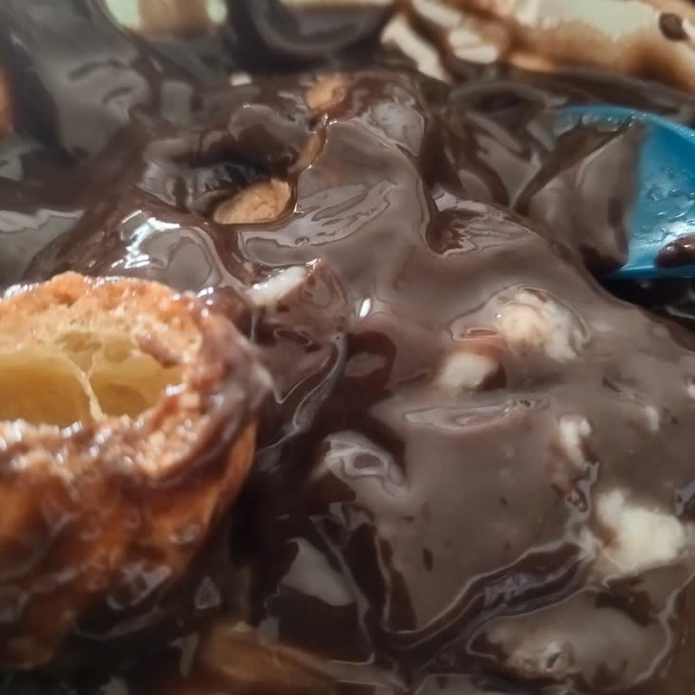 Şok  Lezztat Profiterolde Acı Tat!