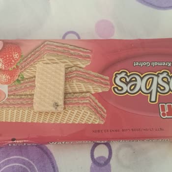 Eti Gıda Eti Hoşbeş Gofretten Böceğe Benzeyen Garip Siyah Bir Cisim Çıktı