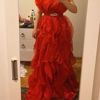 Kıyafet Sepeti Yasadışı Bir Şekilde İnsanlara Parasını İade Etmiyor!