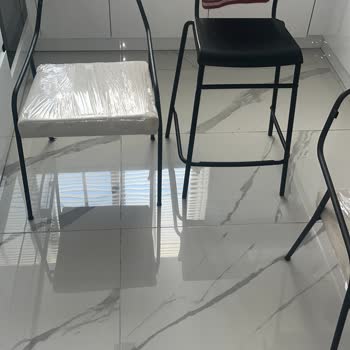 Trendyol Sandalye Aldık. Farklı Ürün Geldi. Değişim İçin Muhatap Bulamıyoruz