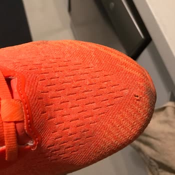 Asics Koşu Ayakkabısı Yırtık