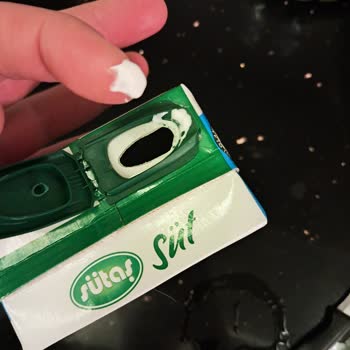 Sütaş 1 Litrelik Bozuk Süt