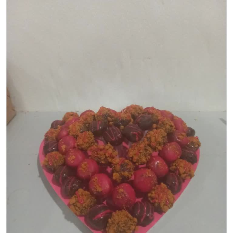 Bol Toz Şekerli Çiçek Sepeti Pastası