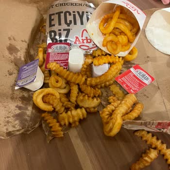 Olivium Arby's Restoranından Gelen Sipariş Tam Bir Hayal Kırıklığı