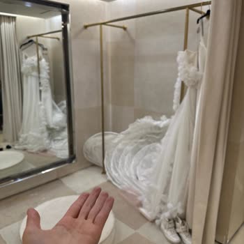 Düğün Gecesi Gelinliği Hala Teslim Etmeyen Züleyha Kuru...