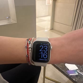 Düğün Gecesi Gelinliği Hala Teslim Etmeyen Züleyha Kuru...