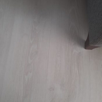 Floorpan Parkelerin Bütün Birleşim Yerlerinin Kalkması Kalitesizliği