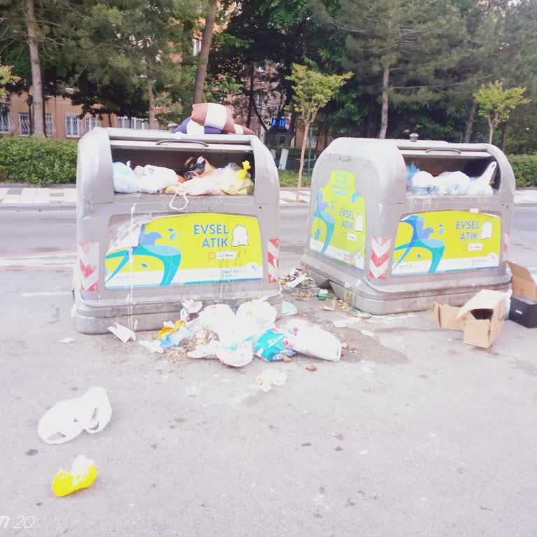 Beylikdüzü Belediyesi Çöp Konteyneri Temizliği