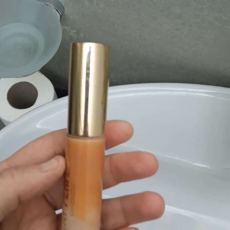 Flormar Göz Altı Kapatıcısı Turunculaştı