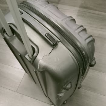 Air Albania Aır Albania Valiz Hasarına Çözüm Olmuyor