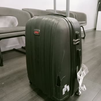 Air Albania Aır Albania Valiz Hasarına Çözüm Olmuyor