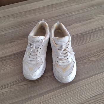 FLO Ayakkabı'dan Ürün Aldım Leke Yaptı