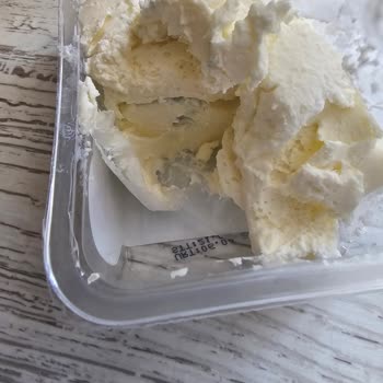 A101 Buzdolapları Bozuk Ve İçindekiler Küflenmiş