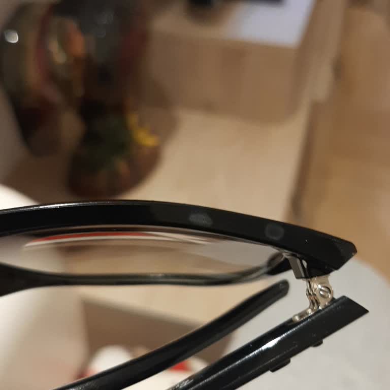Atasun Optik Hiç Yardımcı Olmadı. Rayban Güneş Gözlüğünü 2 Haftalık