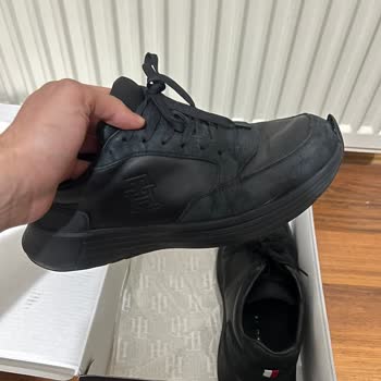 Tommy Hilfiger Shoes Poor Quality Issues